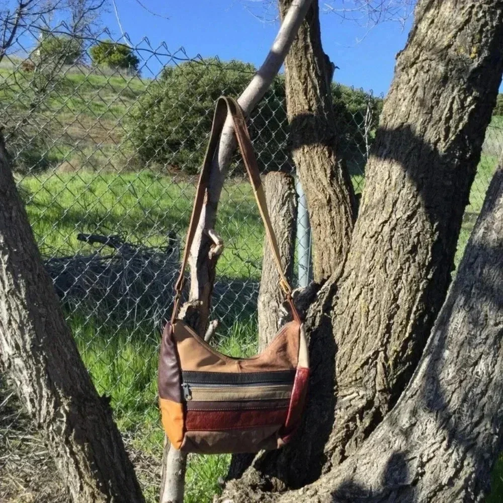Vintage 70s Brown Natural Pebbled Leather Patchwork Boho Hobo Crossbody Bag